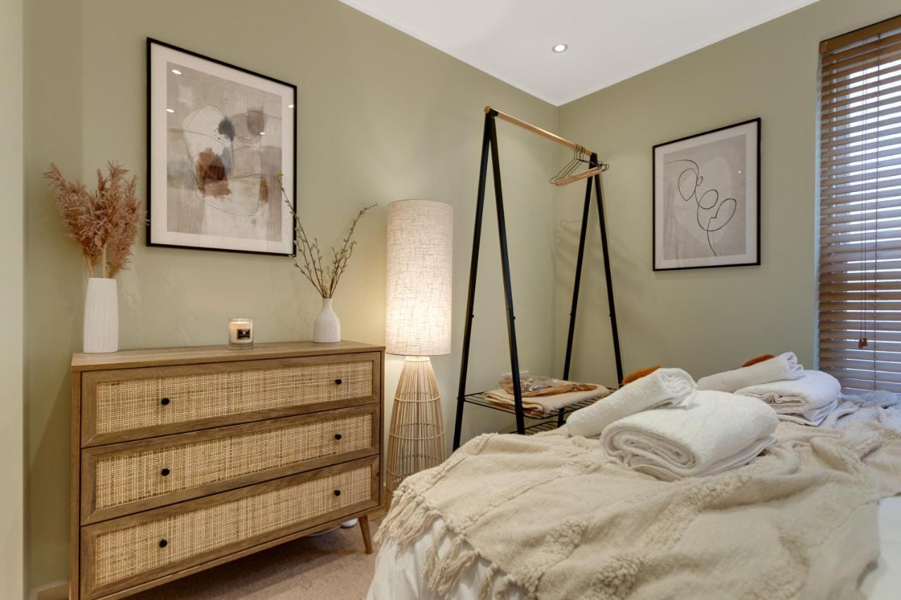 The Rafters - 2 Bedroom Apartment - Central Location - Vibrant Atmosphere كانتربيري المظهر الخارجي الصورة